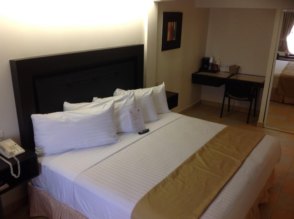 Best Western Hotel Plaza Matamoros Ngoại thất bức ảnh